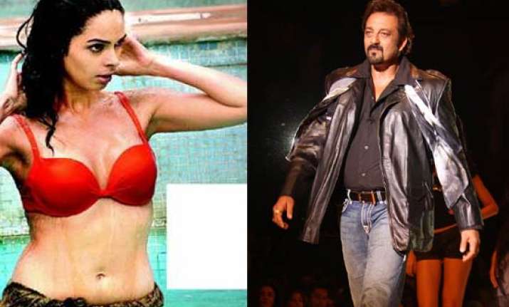 mallika wears a bikini in sanjay dutt film