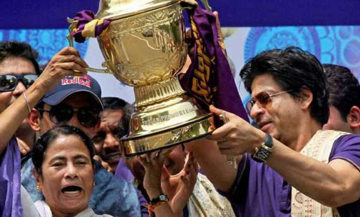 mamata banerjee to felicitate kkr on their win shah rukh to
