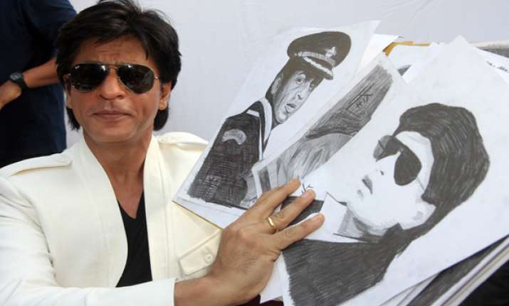 meeting new people makes shah rukh khan feel awkward