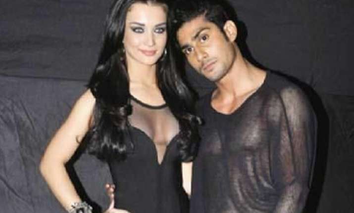 my family loves prateik says amy