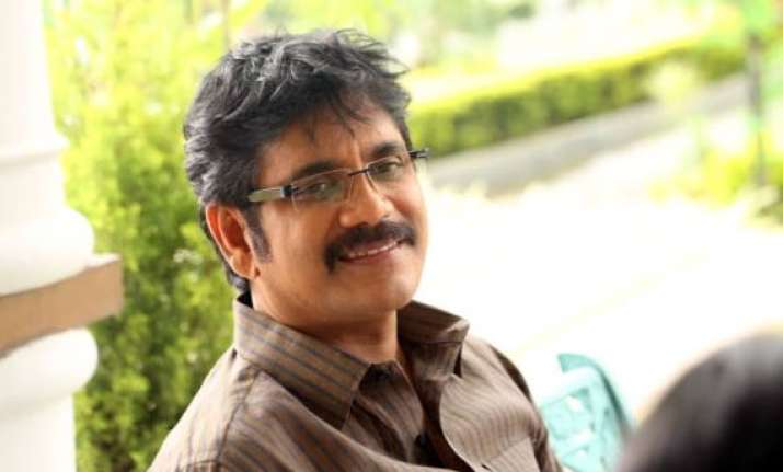 nagarjuna thanks team for manam success