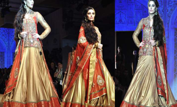 india bridal fashion week nargis fakhri walks for ashima