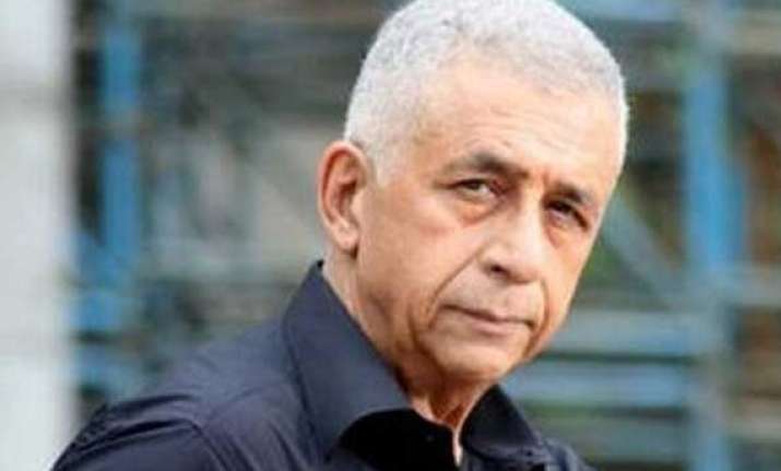 naseeruddin shah does charlie ke chakkar mein for free