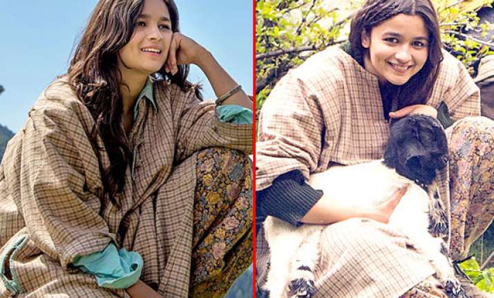 alia bhatt dons kashmiri look for highway view pics