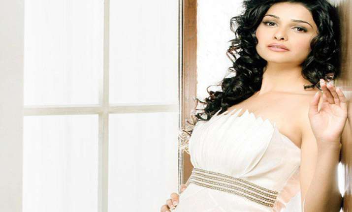 outsiders not taken seriously in bollywood says prachi desai