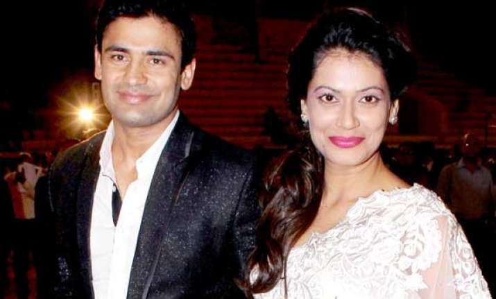 payal rohatgi gets engaged to beau sangram singh see pics