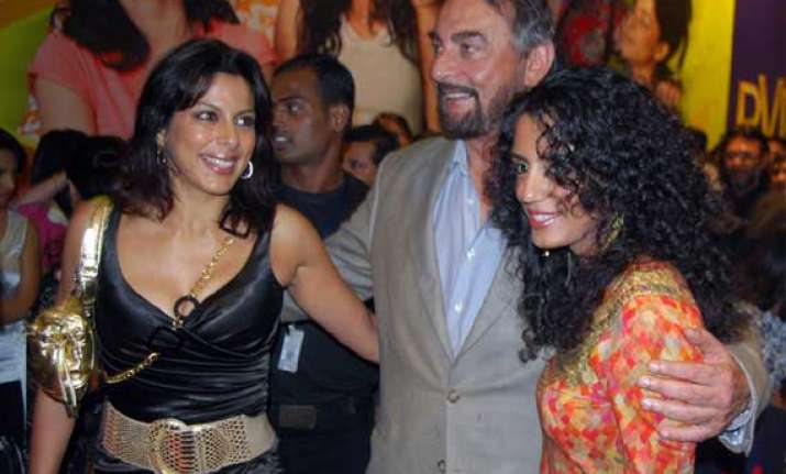 pooja bedi asks father kabir bedi to get out of her house