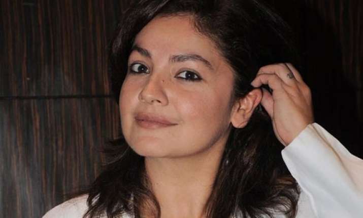 pooja bhatt may produce shagufta rafique s directorial debut