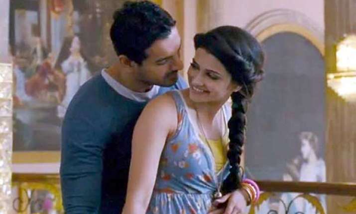 prachi glad to play her age in i me aur main