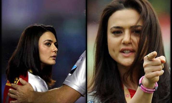 preity zinta denies financial crunch releases press