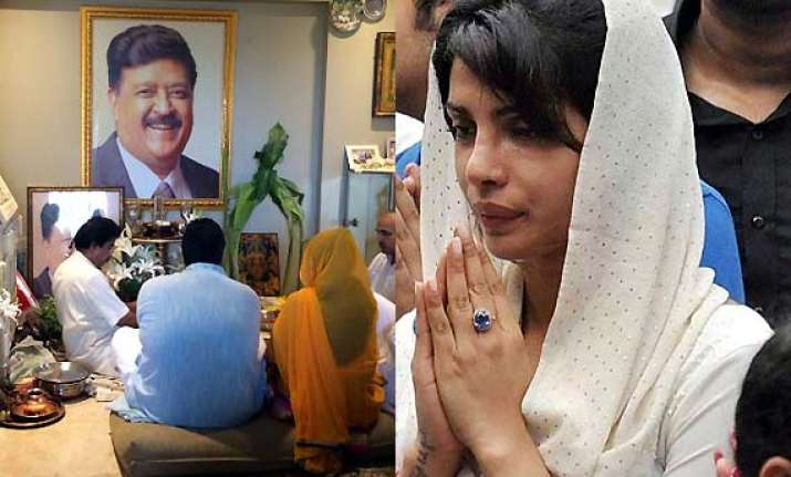 priyanka chopra feels incomplete misses her father on his