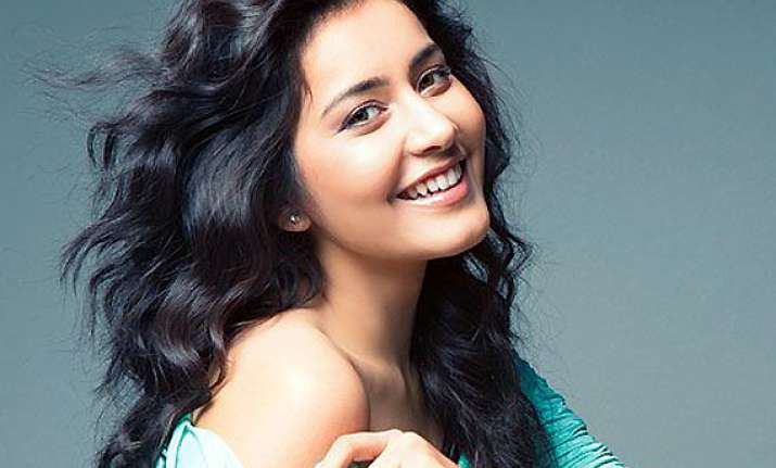 raashi khanna likely to join hamara bajaj cast