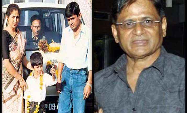 raghubir yadav told to pay rs.40 000 to estranged wife
