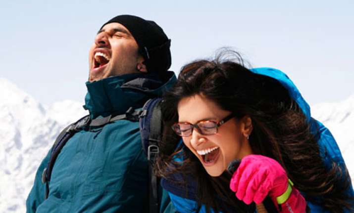 ranbir deepika s yeh jawaani hai deewani earns rs. 100 cr