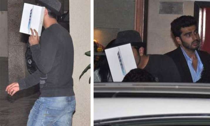 ranbir kapoor skips paparazzi at karan johar s bash view
