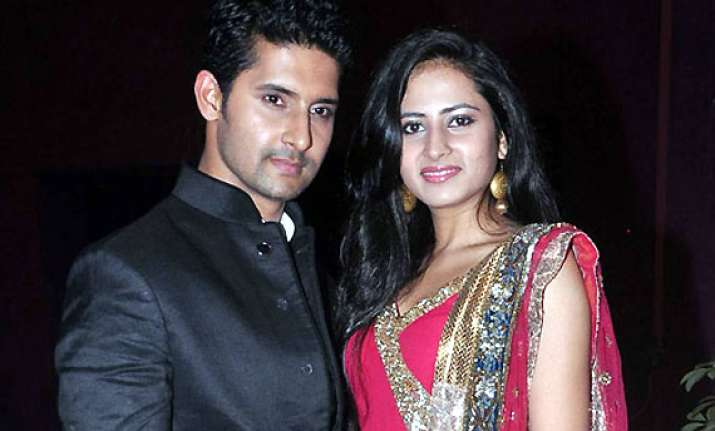 after wife sargun ravi may host boogie woogie