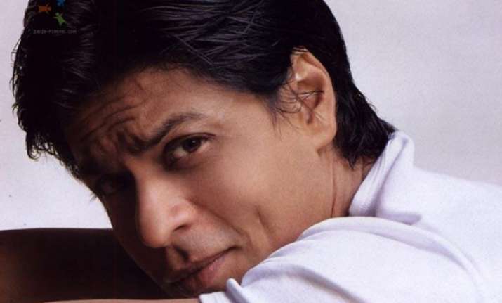 srk battles awful cold