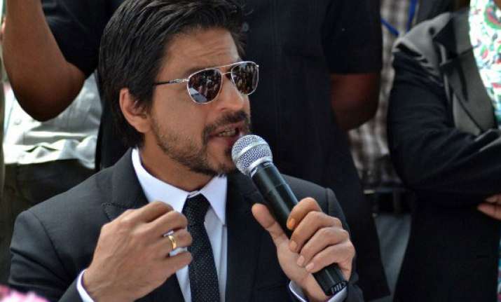 srk defends kolkata on women s safety