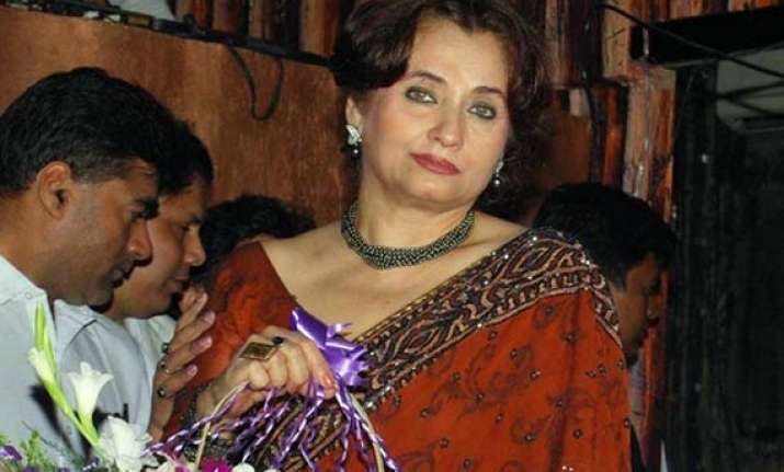 salma agha s servant arrested on charge of theft