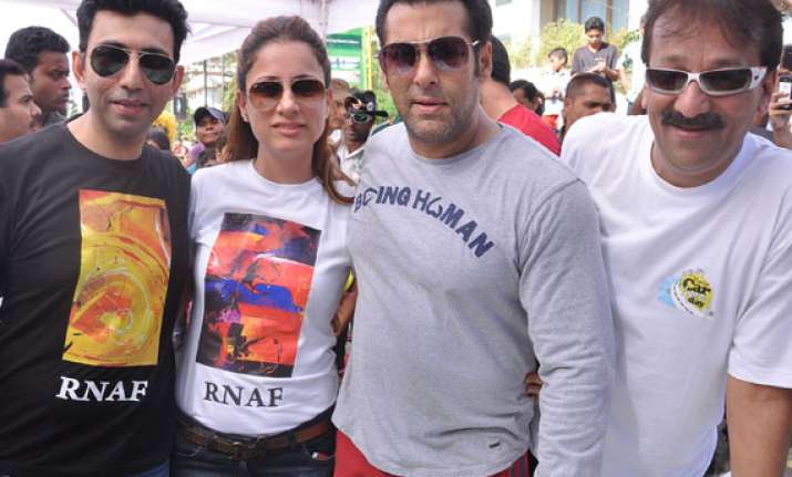 salman supports art camp for underprivileged kids watch pix