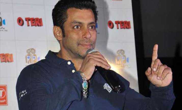 salman takes lead in o teri promotions for kamaal amrohi s