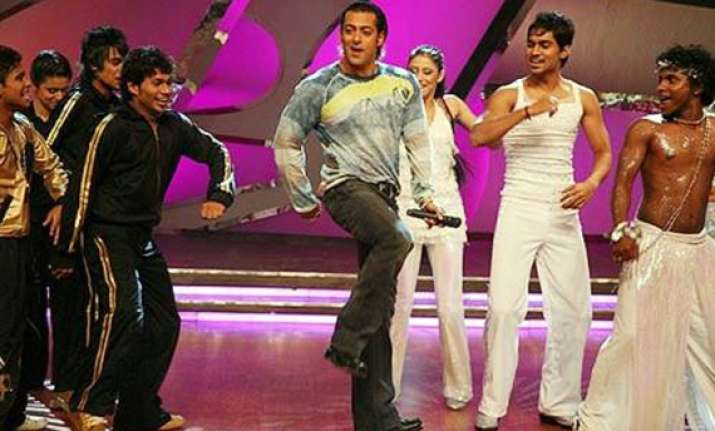 salman to do item number in ajay s film for free