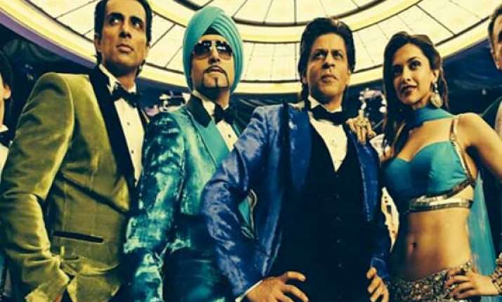 shah rukh deepika abhishek all decked up in happy new year