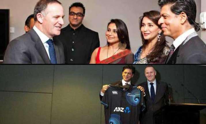 shah rukh khan dines with new zealand pm john key view pics