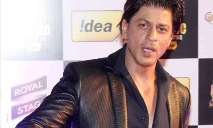 shah rukh khan honoured with face of romantic music award