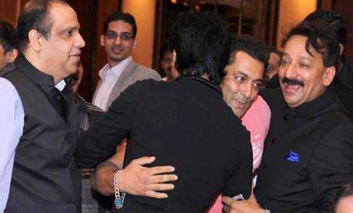 shah rukh khan to invite salman khan at his iftar bash
