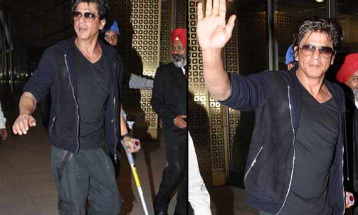 shah rukh leaves gauri khan alone at valentine s day view