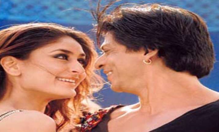 shah rukh denies he kissed kareena in ra.one