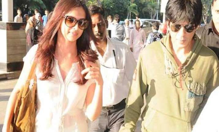 shah rukh makes me feel special deepika padukone