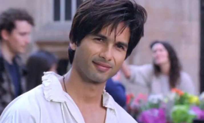 shahid kapoor opts out of yrf film