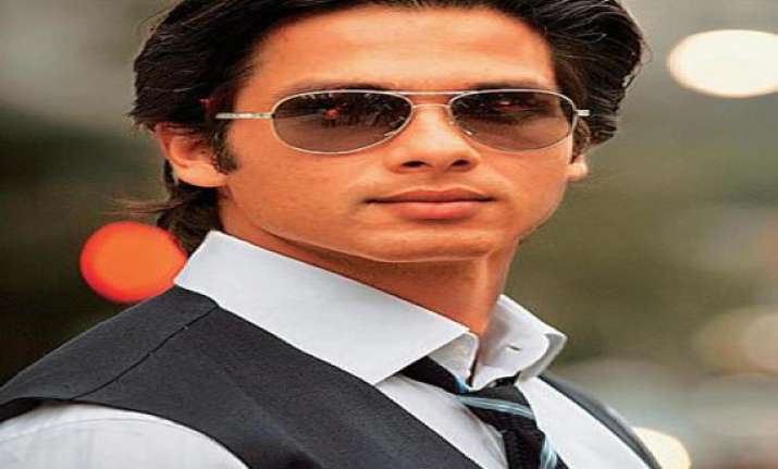 shahid loves house parties