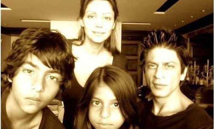 fun to be madly teenaged srk see pics