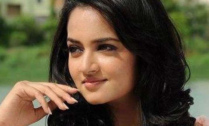 shanvi in kannada remake of ala modalaindi