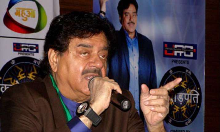 shatrughan files complaint over bhojpuri kbc dues