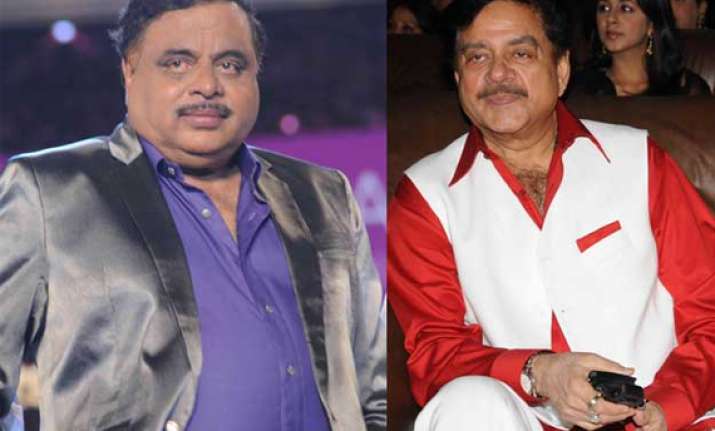 shatrughan sinha wants ambareesh to quit smoking