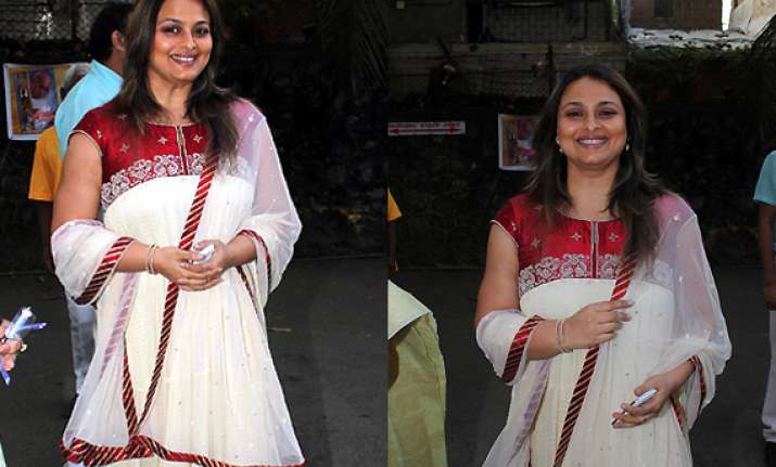 shilpa shirodkar back after 13 years to make tv debut