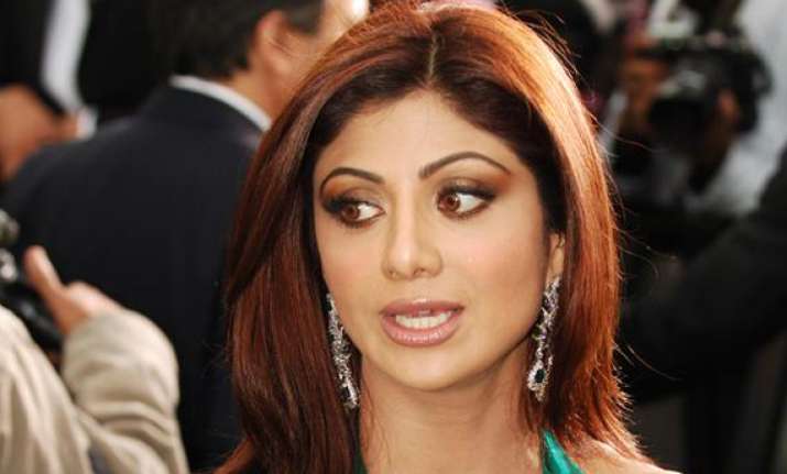 shilpa calls on women to turn their own saviours