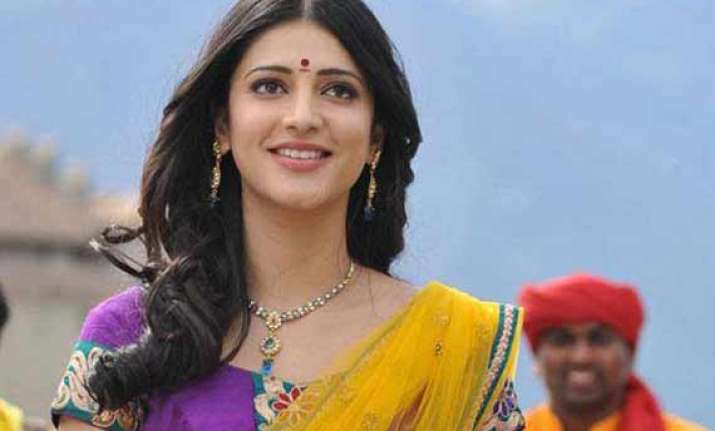 shruti haasan shoots for gabbar in pune