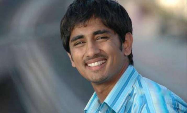 siddharth furious over postponement of jigarthanda