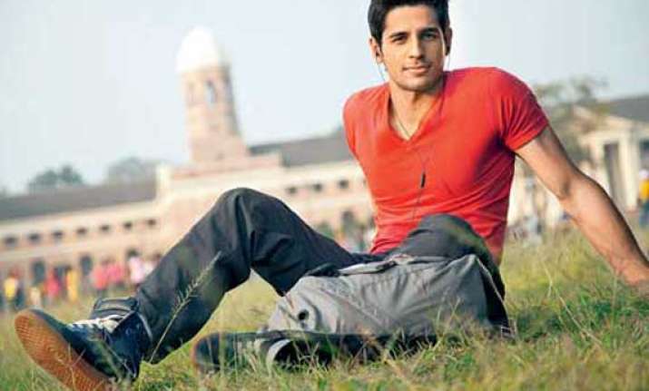 sidharth sweats out in jym for the villain