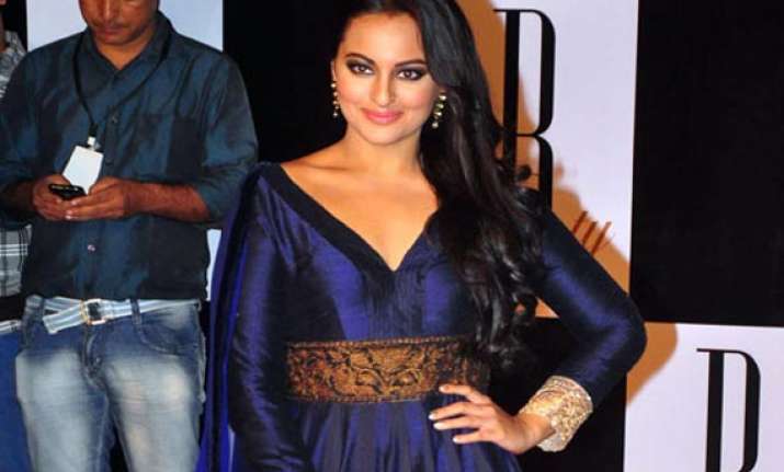 sonakshi sinha to endorse hair oil brand