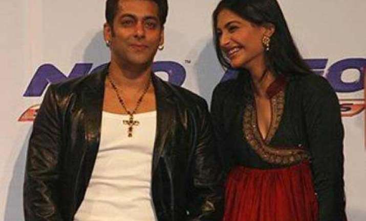 sonam kapoor finds salman khan hot