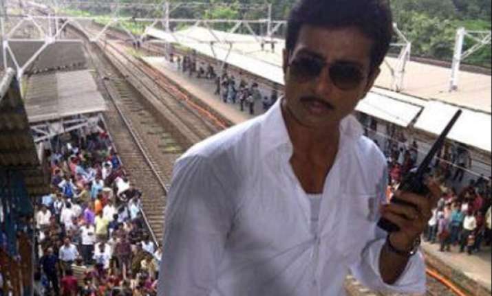sonu sood replaces vivek oberoi for act of dawood