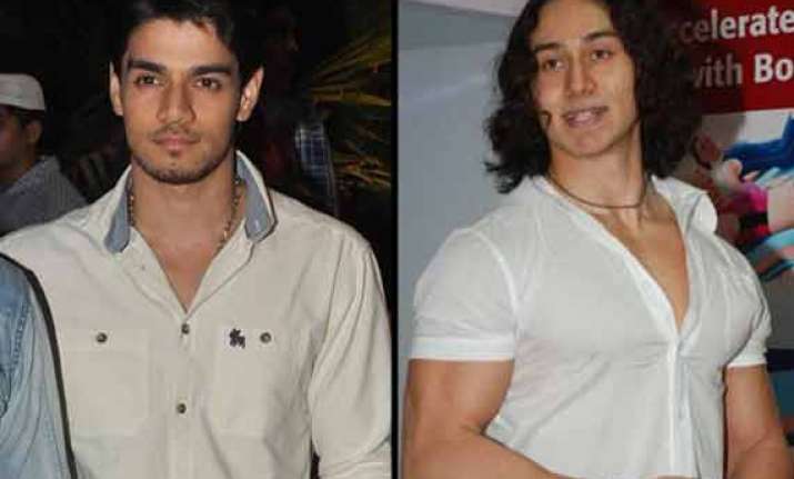 sooraj pancholi borrows tiger shroff s gym trainer