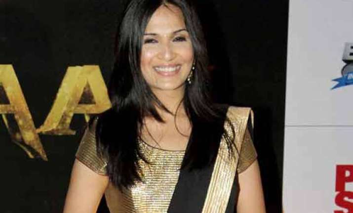 soundarya takes rajinikanth jokes positively
