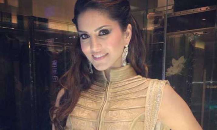sunny leone sheds her sex image turns traditional telugu